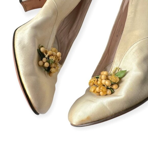 Saks Fifth Avenue 'Debutante Fashions' Ivory Satin Heels – Circa‎ 1950s, 5C - Picture 9 of 13